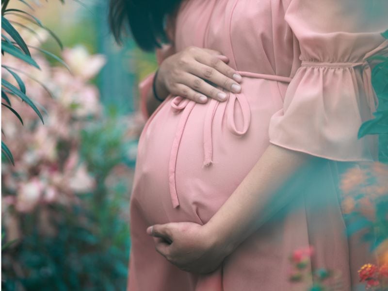 Pregnant Women Breast Feeding c-19 Vaccine Lie